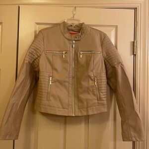 Guess Tan Faux Leather Moto Jacket w/Gold Zippers,‎ Sleek Fitted Design, Size XL